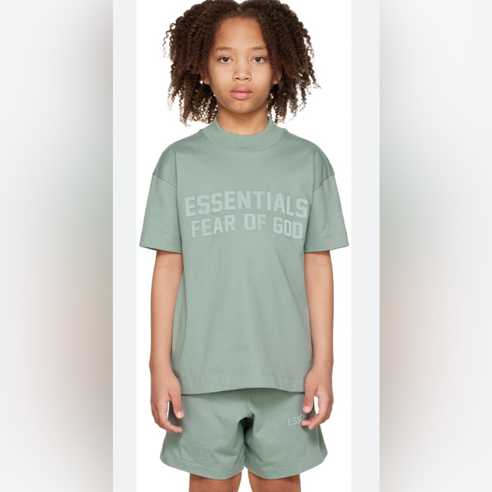 ❌ SOLD Fear of God Essentials T-Shirt ❌ SOLD